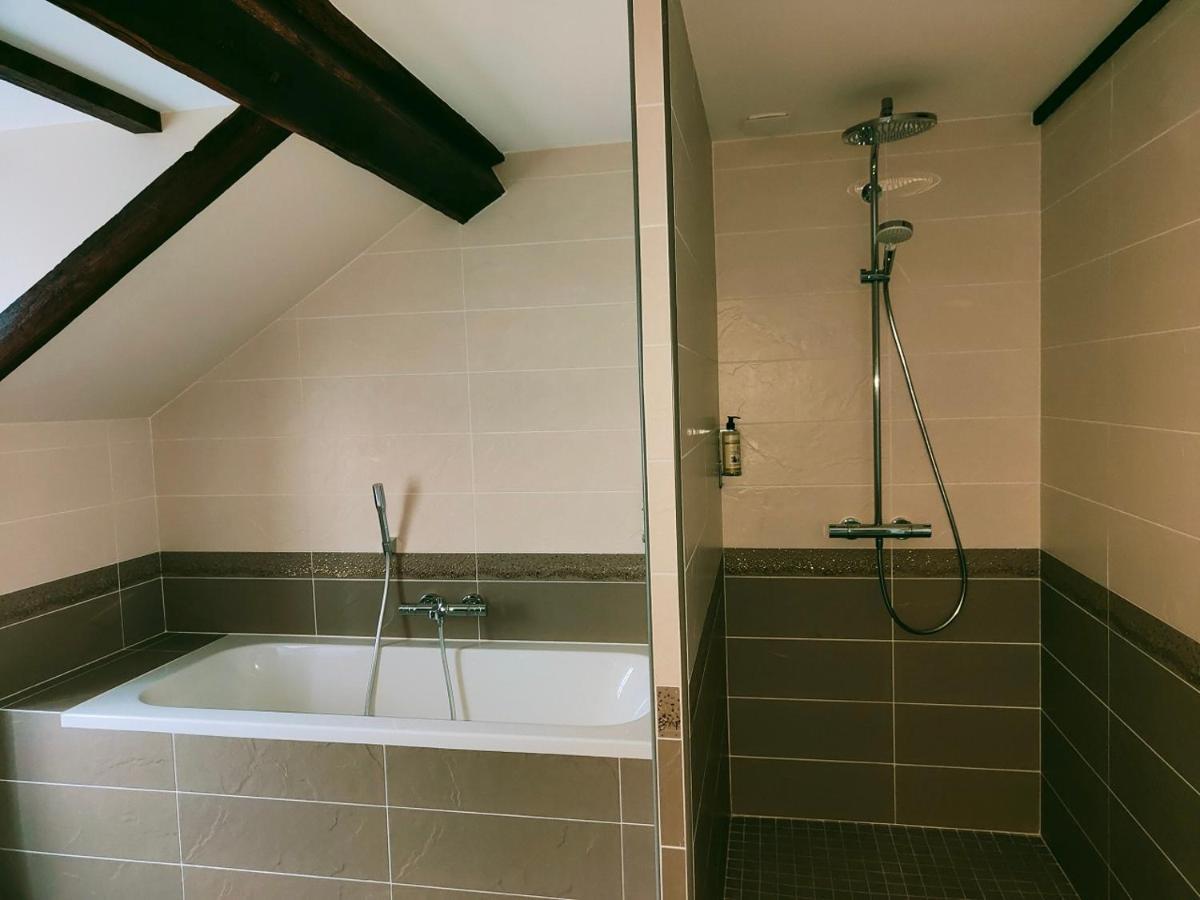 La Chaumiere Hotel โอบิญี-ซูร์-แนร์ ภายนอก รูปภาพ