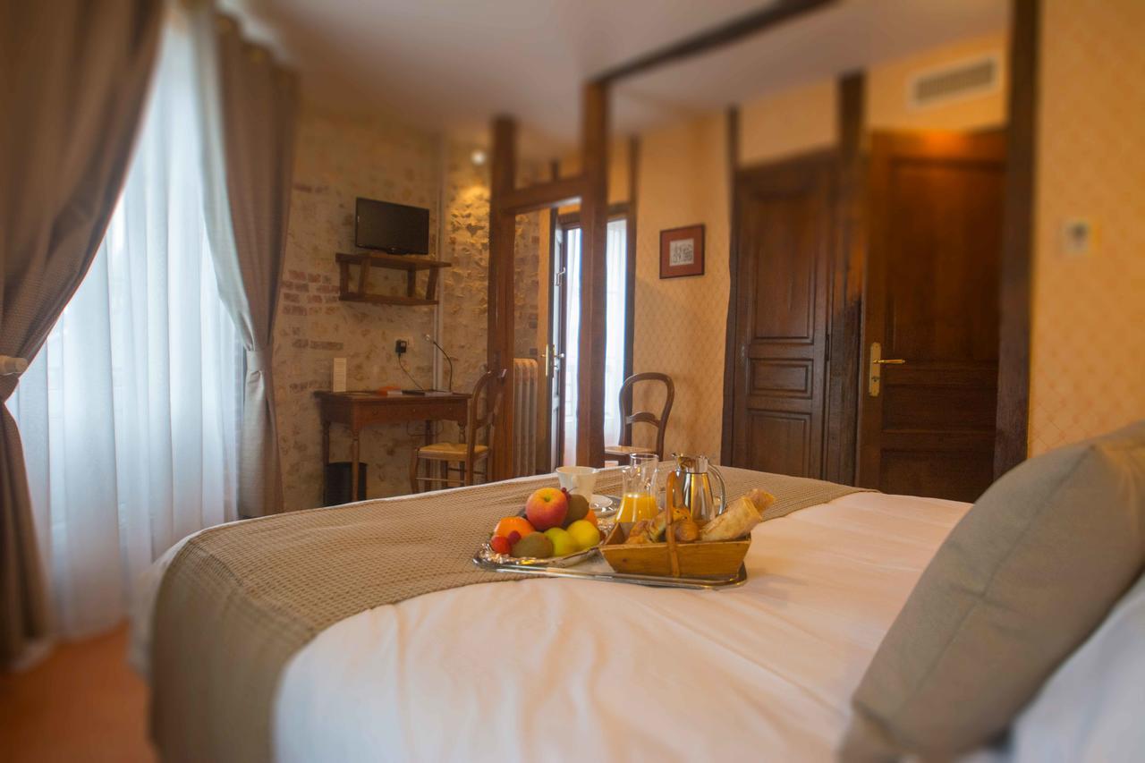 La Chaumiere Hotel โอบิญี-ซูร์-แนร์ ภายนอก รูปภาพ